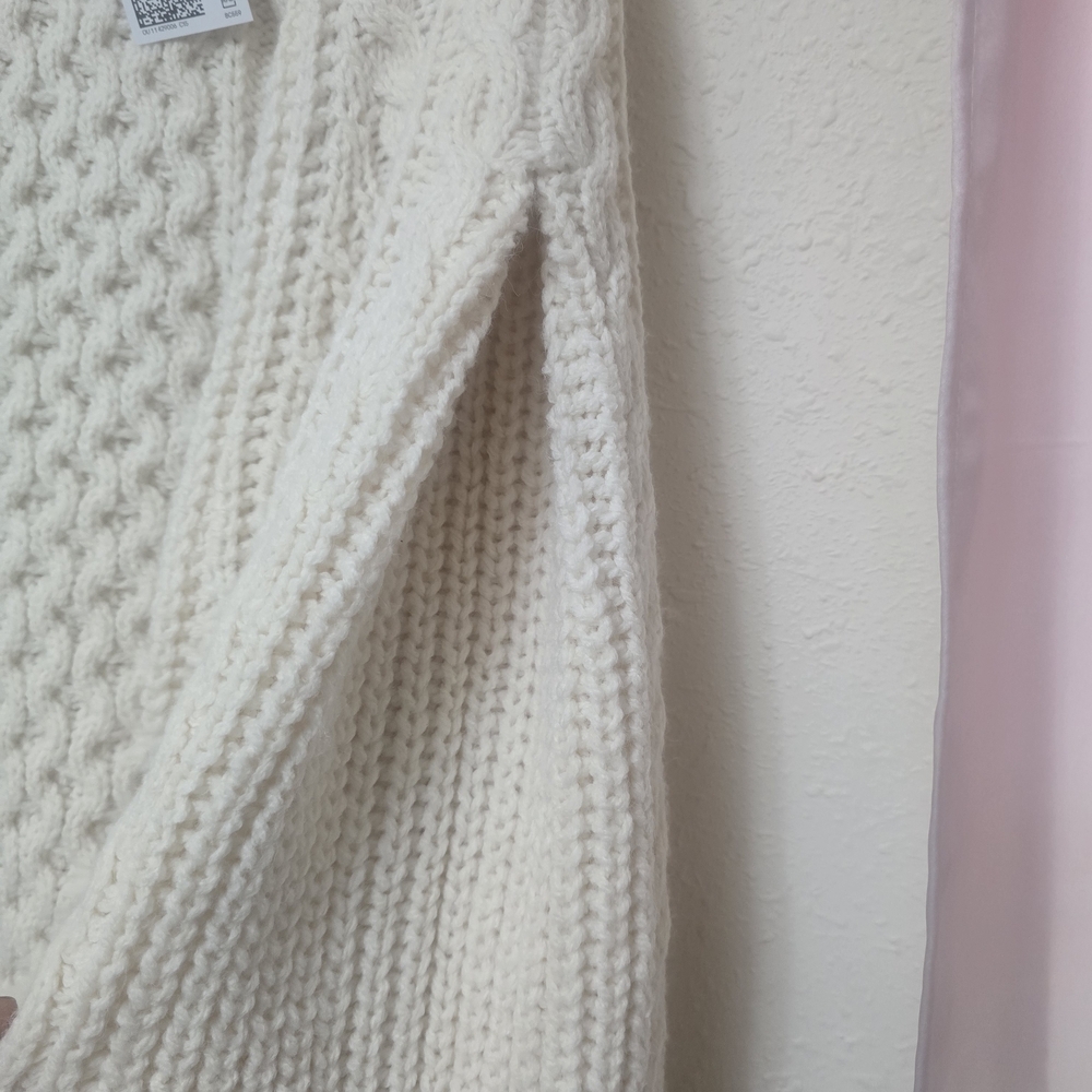 H&M Cream Cable Knit Crewneck Sweater - Picture 5 of 12